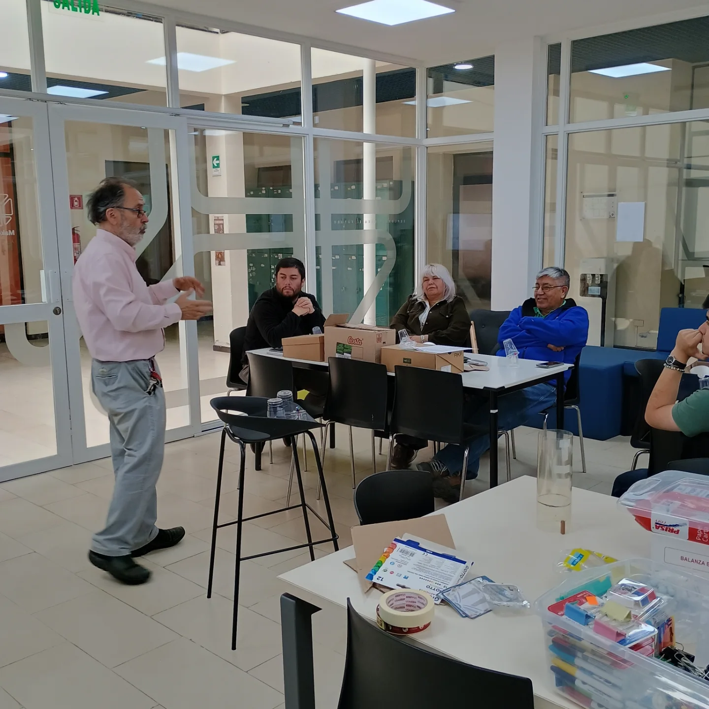 Curicó fue el escenario de una nueva jornada AstroCiencias: docentes modelaron eclipses y constelaciones en el taller "Del Cielo a la Escuela"